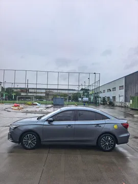 Roewe i5