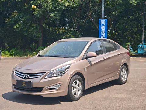 Hyundai Reina
