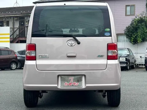 Toyota Pixis Space