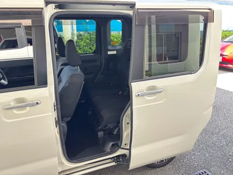 Toyota Pixis Mega