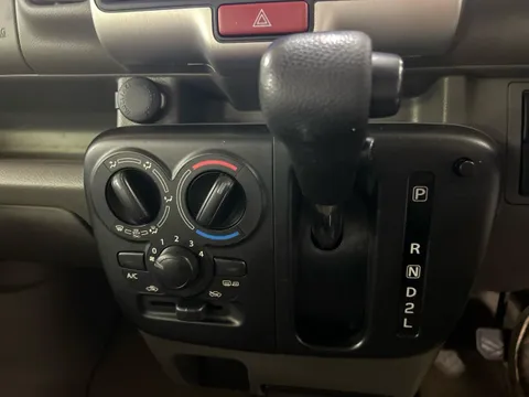 Mitsubishi Minicab Van