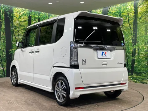 Honda N-BOX Custom