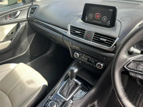 Mazda Axela Sport