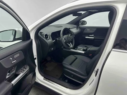 Mercedes-Benz Mercedes-Benz GLA