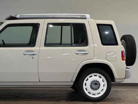 Nissan Rasheen