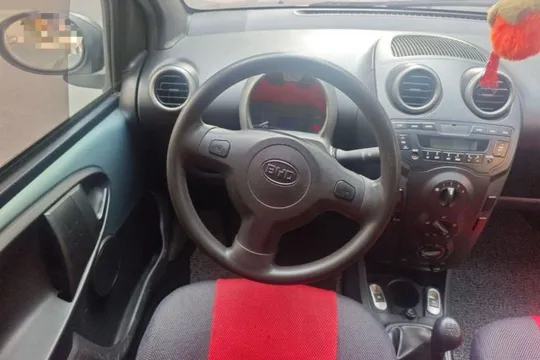 BYD F0
