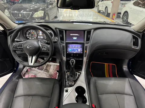 Infiniti Q50L