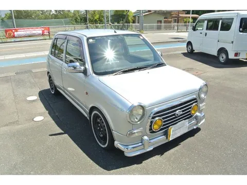 Daihatsu Mira Gino