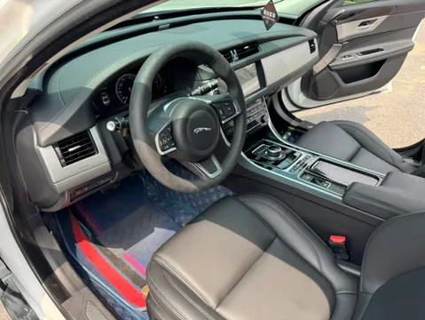 Jaguar XFL