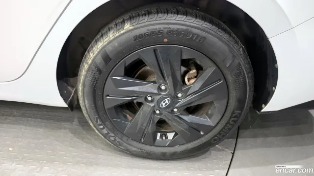 Hyundai Elantra (Avante)