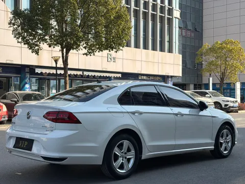 Volkswagen Lamando