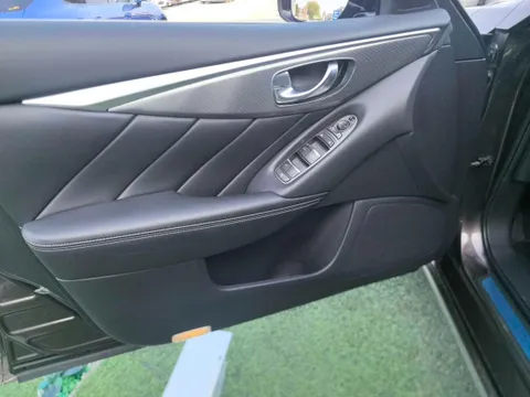 Infiniti Q50L