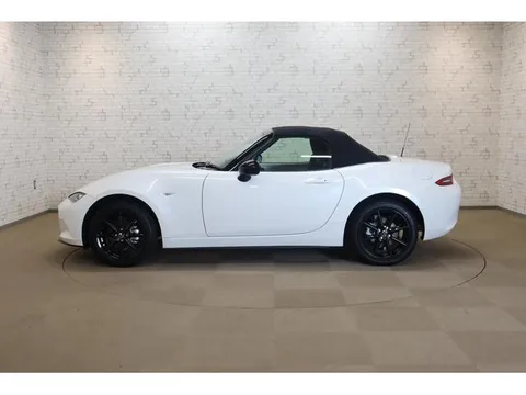 Mazda MX-5 (Roadster)