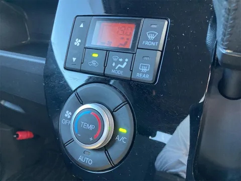 Toyota Pixis Mega
