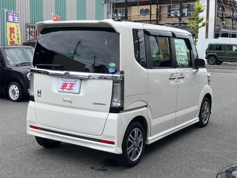 Honda N-BOX Custom