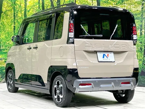 Mitsubishi Delica Mini