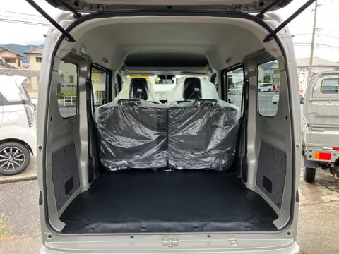 Nissan Clipper Van