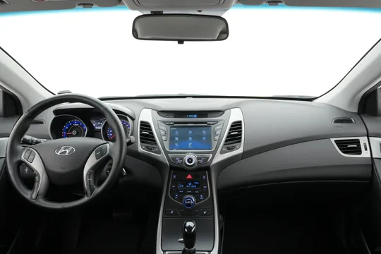 Hyundai Elantra (Avante)