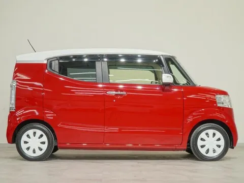 Honda N-BOX Slash