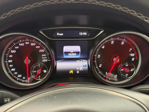Mercedes-Benz Mercedes-Benz GLA