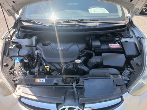 Hyundai Elantra (Avante)