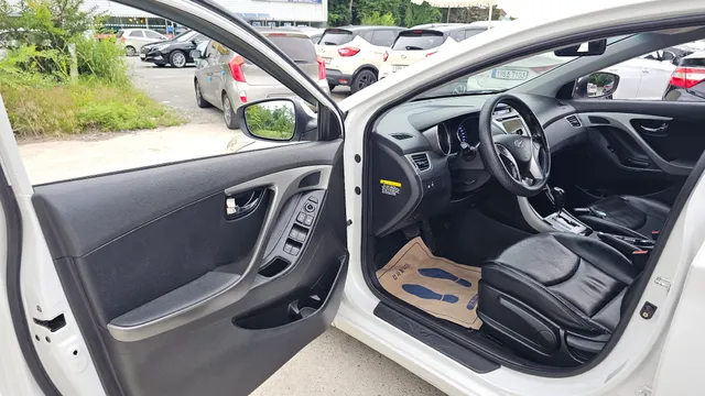 Hyundai Elantra (Avante)