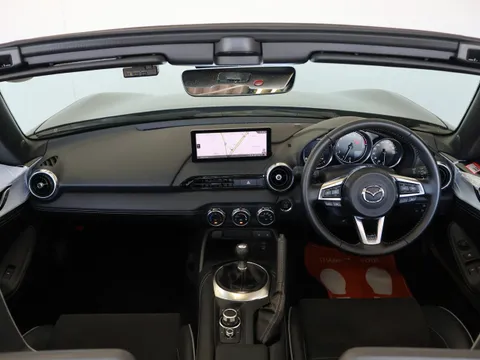 Mazda MX-5 (Roadster)
