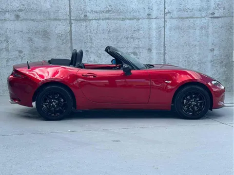 Mazda MX-5 (Roadster)