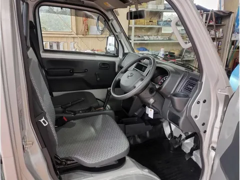 Nissan Clipper Truck