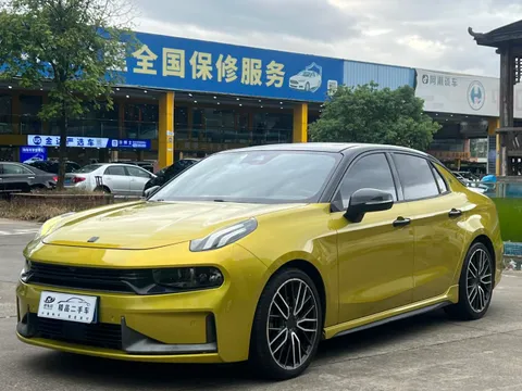 Lynk & Co 03