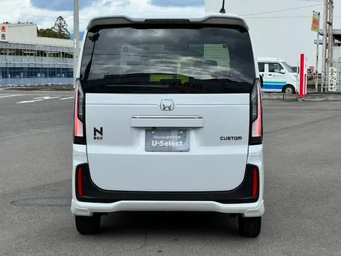 Honda N-BOX Custom