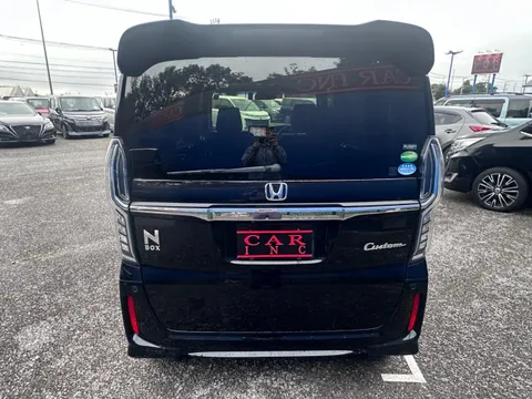 Honda N-BOX Custom