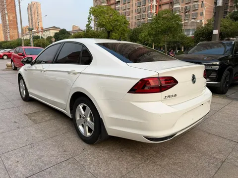 Volkswagen Lamando