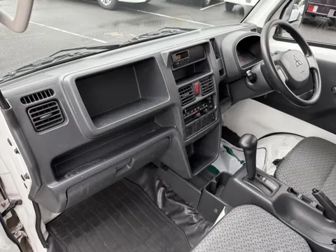 Mitsubishi Minicab Truck