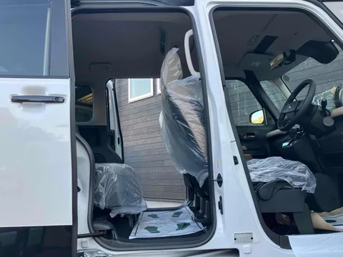 Mitsubishi Delica Mini