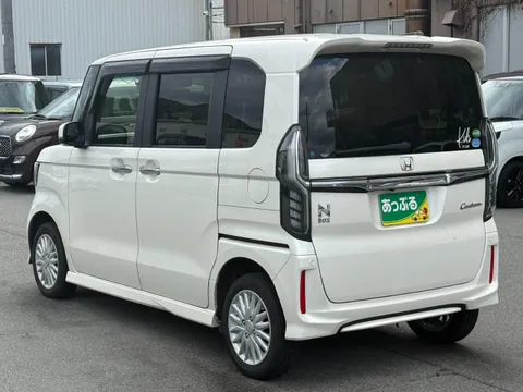 Honda N-BOX Custom