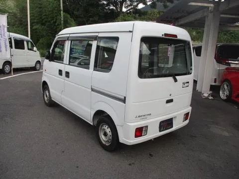 Mitsubishi Minicab Van