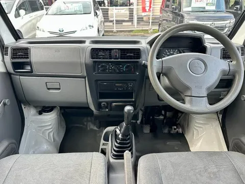 Mitsubishi Minicab Van