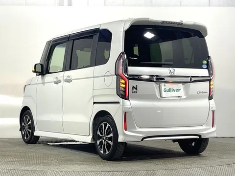 Honda N-BOX Custom