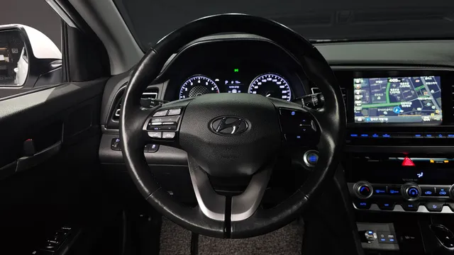 Hyundai Elantra (Avante)