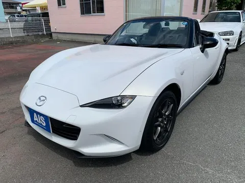 Mazda MX-5 (Roadster)