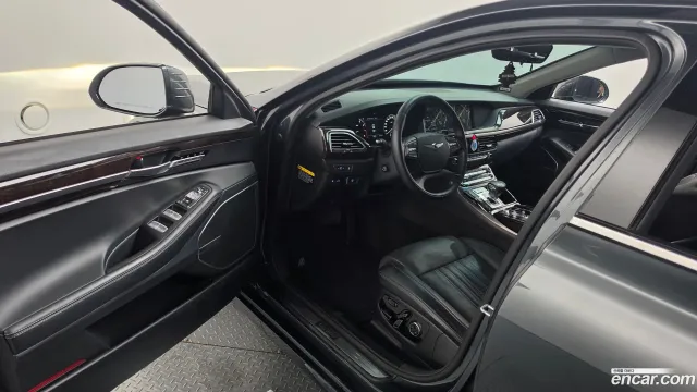 Genesis G90 (EQ900)