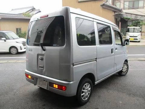Toyota Pixis Van