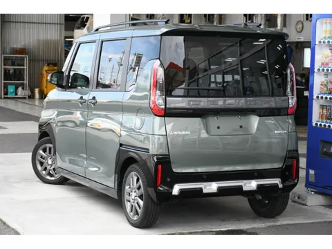 Mitsubishi Delica Mini