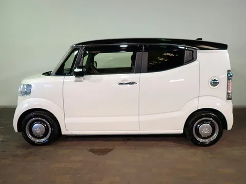 Honda N-BOX Slash