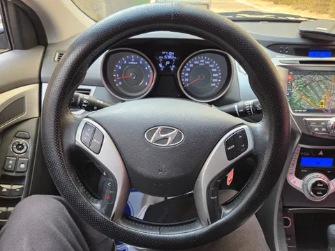 Hyundai Elantra (Avante)