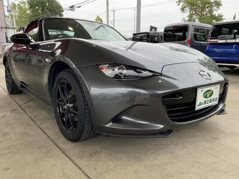 Mazda MX-5 (Roadster)