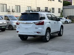 Isuzu mu-X