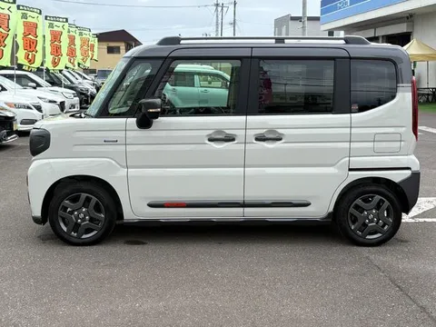 Suzuki Spacia Gear