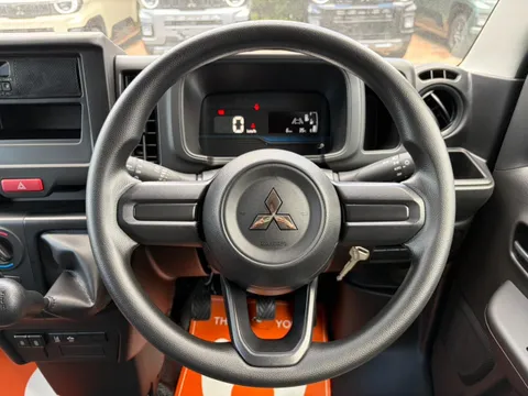Mitsubishi Minicab Van